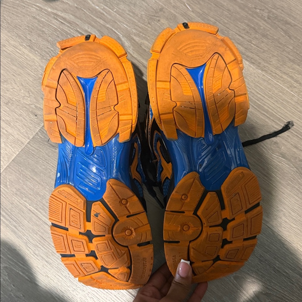 Men's Balenciaga Runner Sneakers - Picture 12 of 12